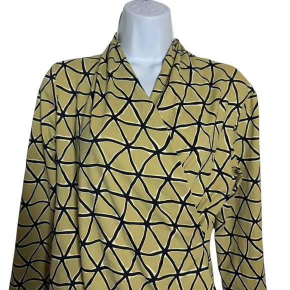 J. McLaughlin Catalina Cloth mock Wrap top khaki black print size Large - Picture 2 of 8